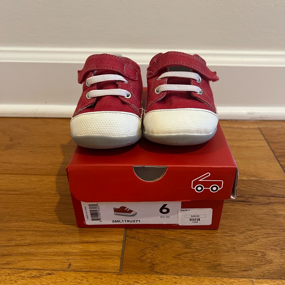 See Kai Run Stevie II red shoe size 6